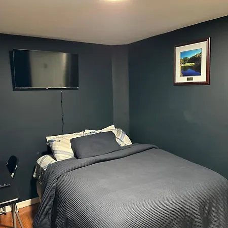 Fidelia Crystal Room, Queen Bed Minutes From Newark Liberty International Airport And Newark Penn Station